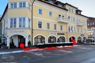 Pfeile auf Bild zur Richtungs-Anzeige der Nachtdienstausgabe