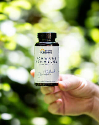 Sie sehen eine Packung Good Day Sunshine – Schwarzkümmelöl Mono-Kapseln – 90 Tage, Produktbild: 03 Good Day Sunshine – Schwarzkümmelöl Mono-Kapseln – 90 Tage, A-Nr.: 5959144 - 03